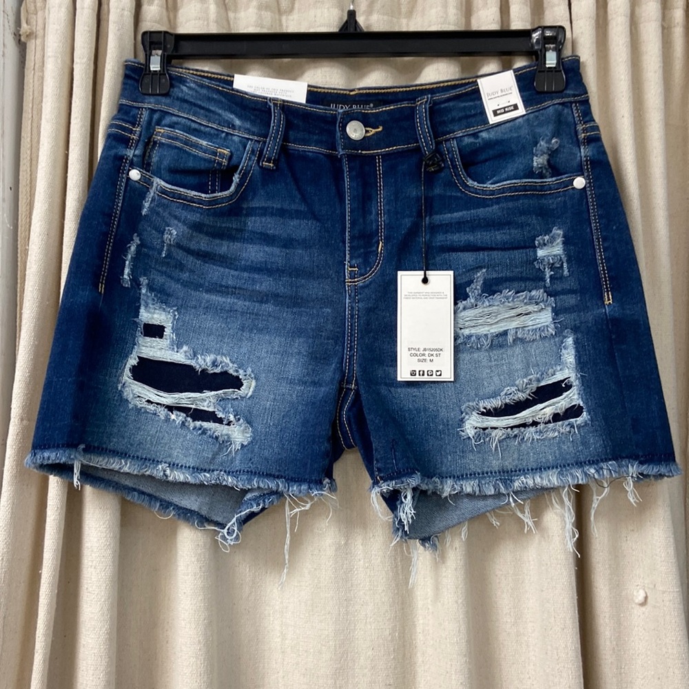 Judy Blue Mid Rise Cut Off Patch Jean Shorts 15205